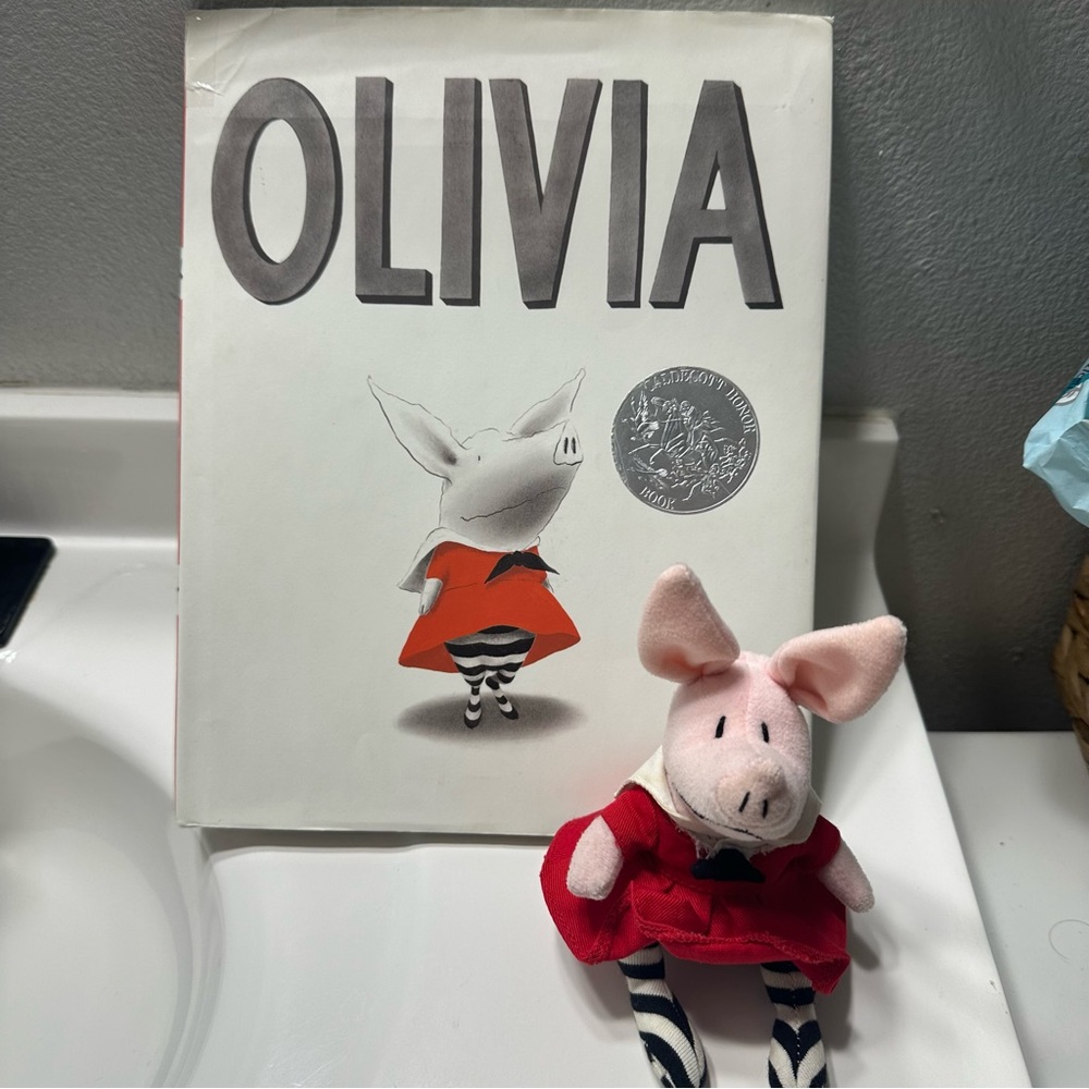 Olivia The Pig Set